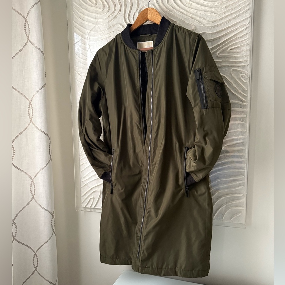 Michael Kors Women’s Green Army Camo Trench Coat Long Bomber style Jacket Medium